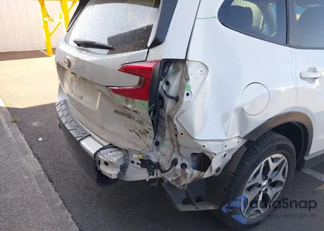 2021 Subaru Forester Premium z USA, uszkodzony, nr VIN JF2SKAJC2MH535079